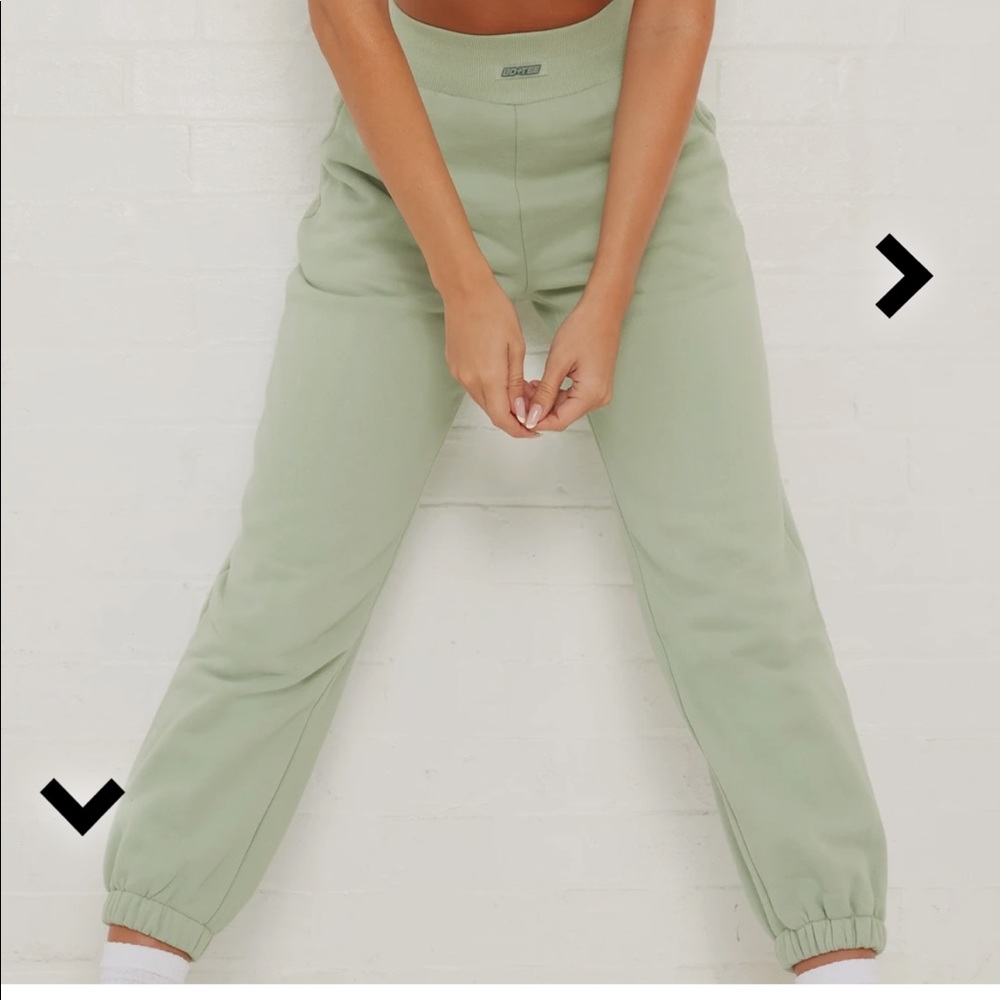 Bo and tee rested tall joggers in green
